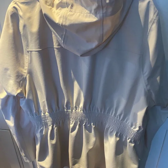 ATHLETA RAINOUT SUTRO TRENCH - Picture 4 of 4